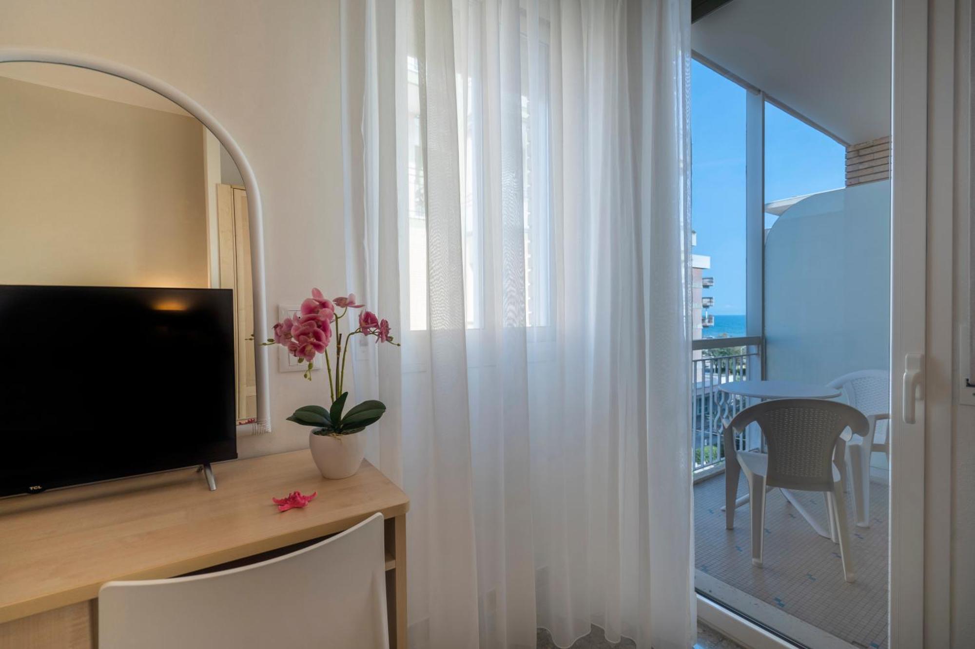 Hotel Constellation ريميني المظهر الخارجي الصورة