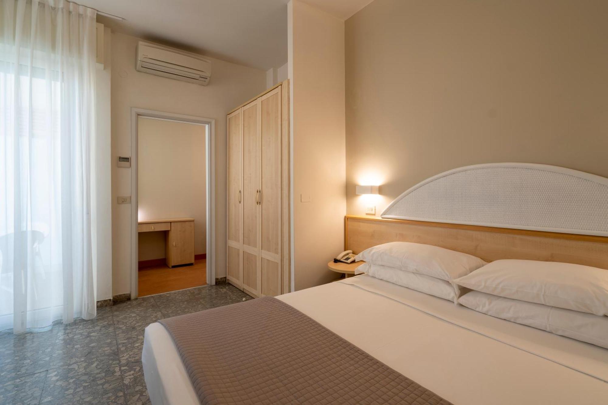 Hotel Constellation ريميني المظهر الخارجي الصورة